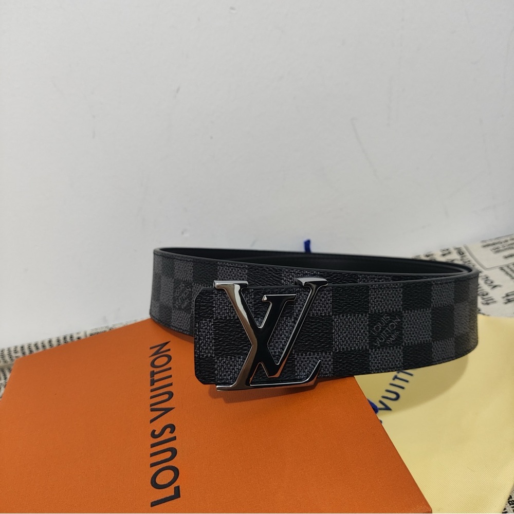 Louis Vuitton Classic Series LV Initiales Belt
